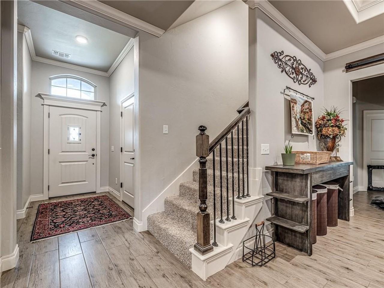 5009 Crater Lake Dr - Photo 3 of 28