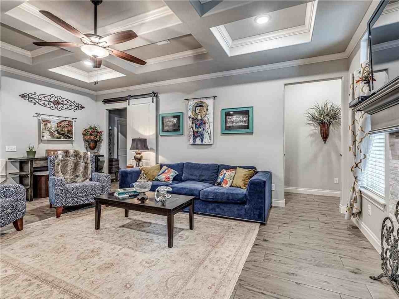 5009 Crater Lake Dr - Photo 6 of 28