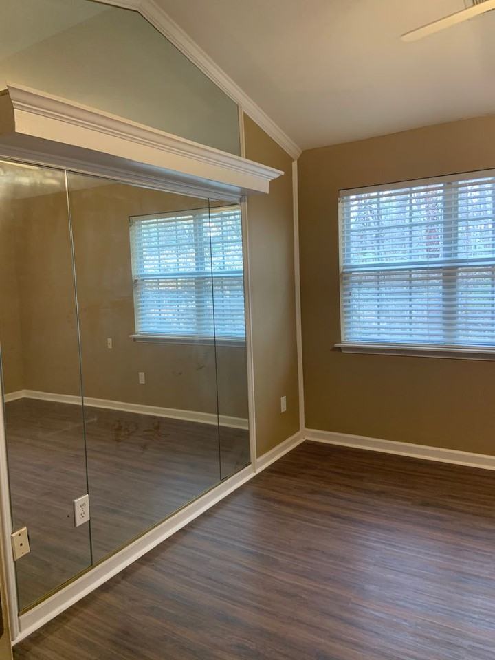 3703 Winborne Ln - Photo 6 of 12