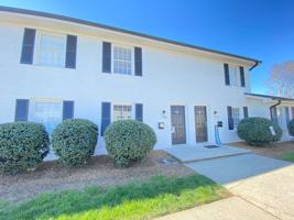 featured image of 1300 Oakwood Ave