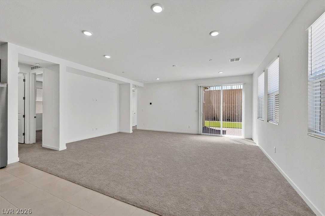 8401 Tanton Ridge St - Photo 5 of 25