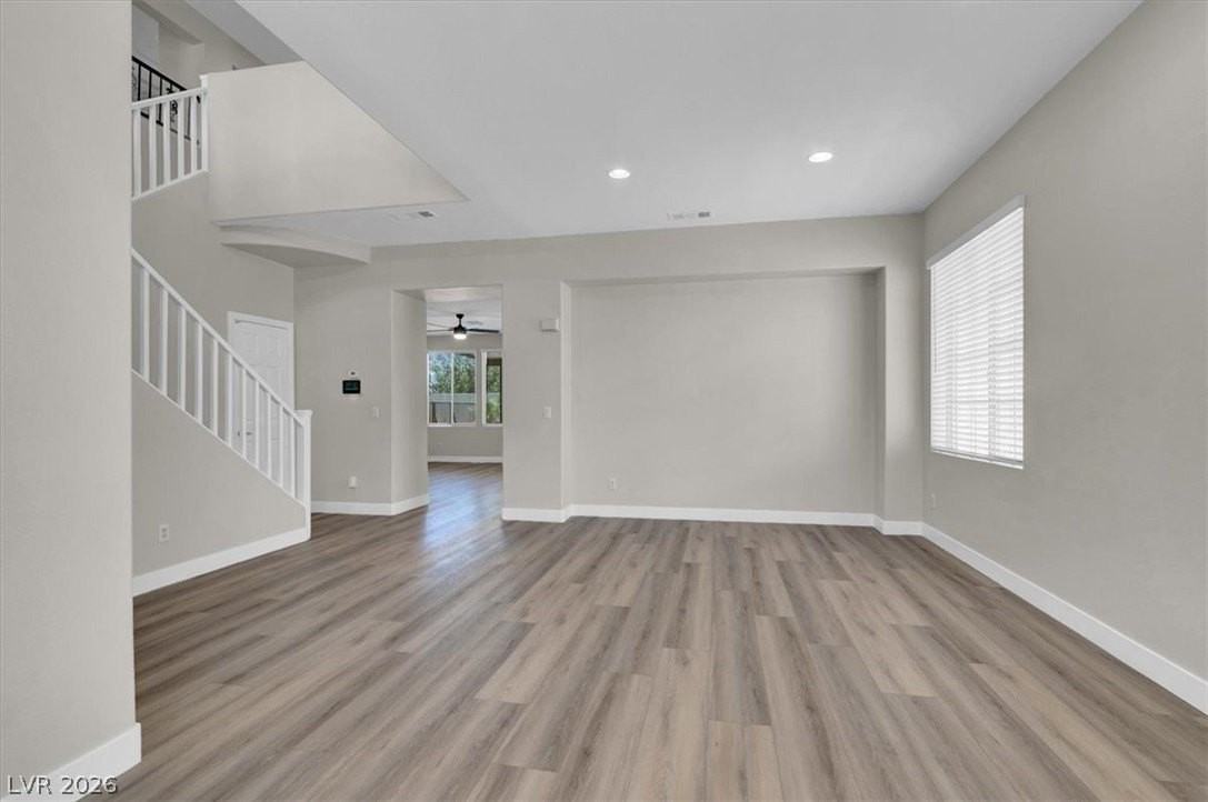 3040 Carbondale St - Photo 3 of 29
