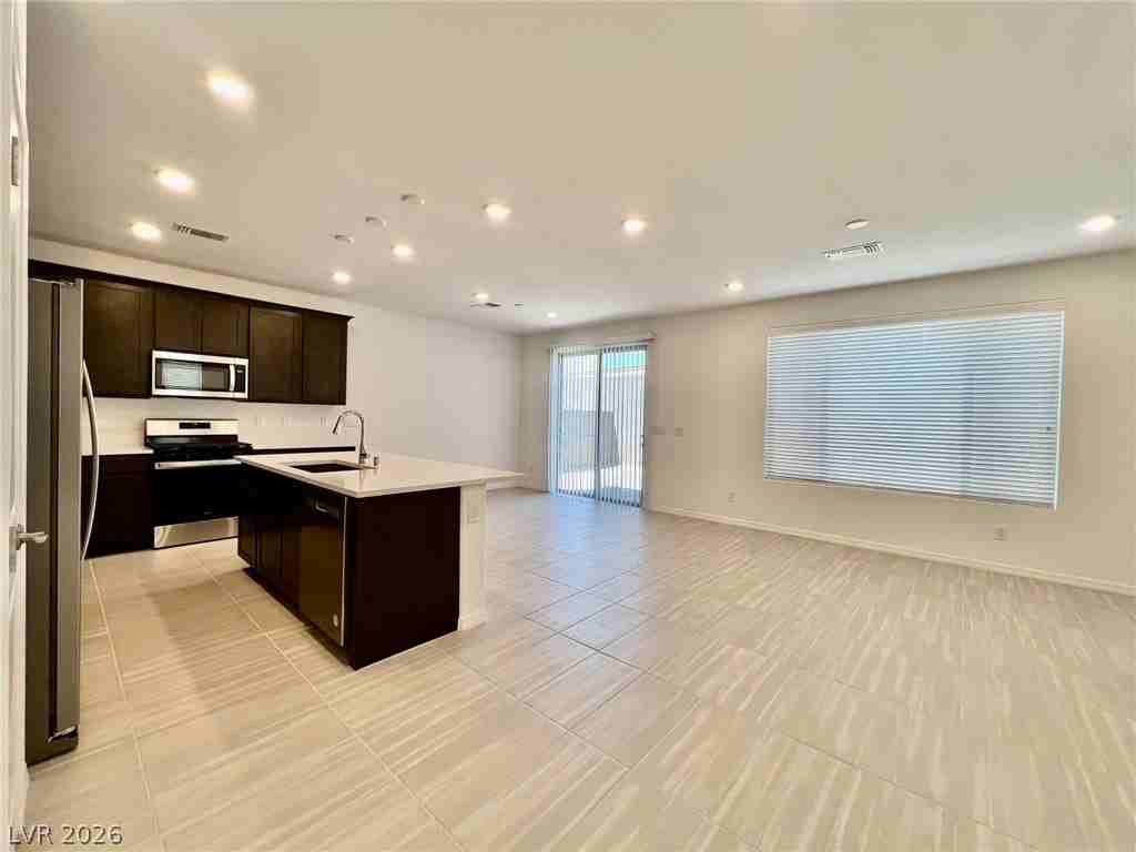 8003 Adelaide Hills St - Photo 2 of 18