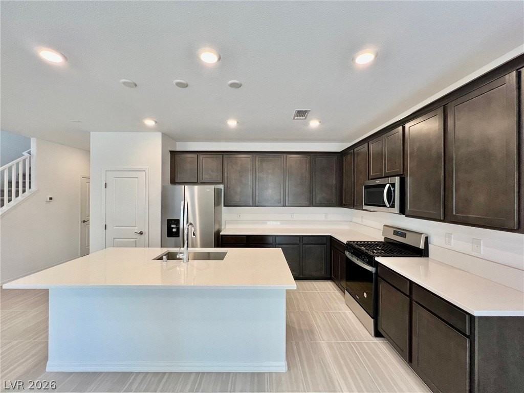 8003 Adelaide Hills St - Photo 3 of 18