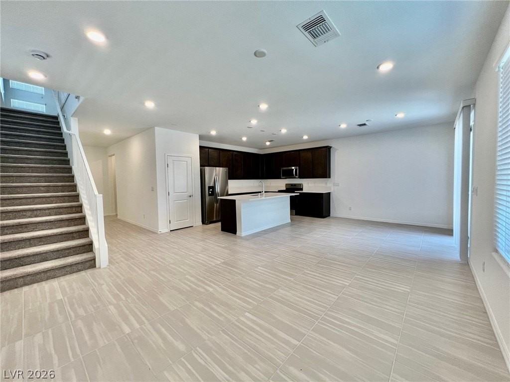 8003 Adelaide Hills St - Photo 4 of 18