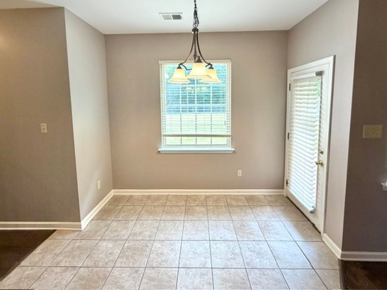 6305 Vera Ln - Photo 4 of 11