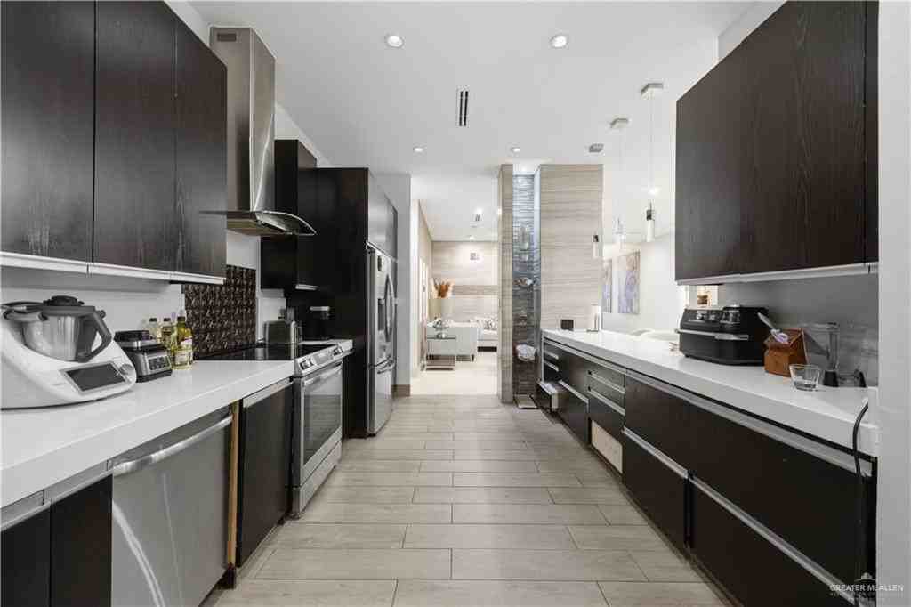 5008 W Sycamore Ave - Photo 6 of 23