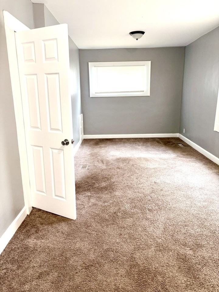 5791 Somerset Ave - Photo 7 of 19