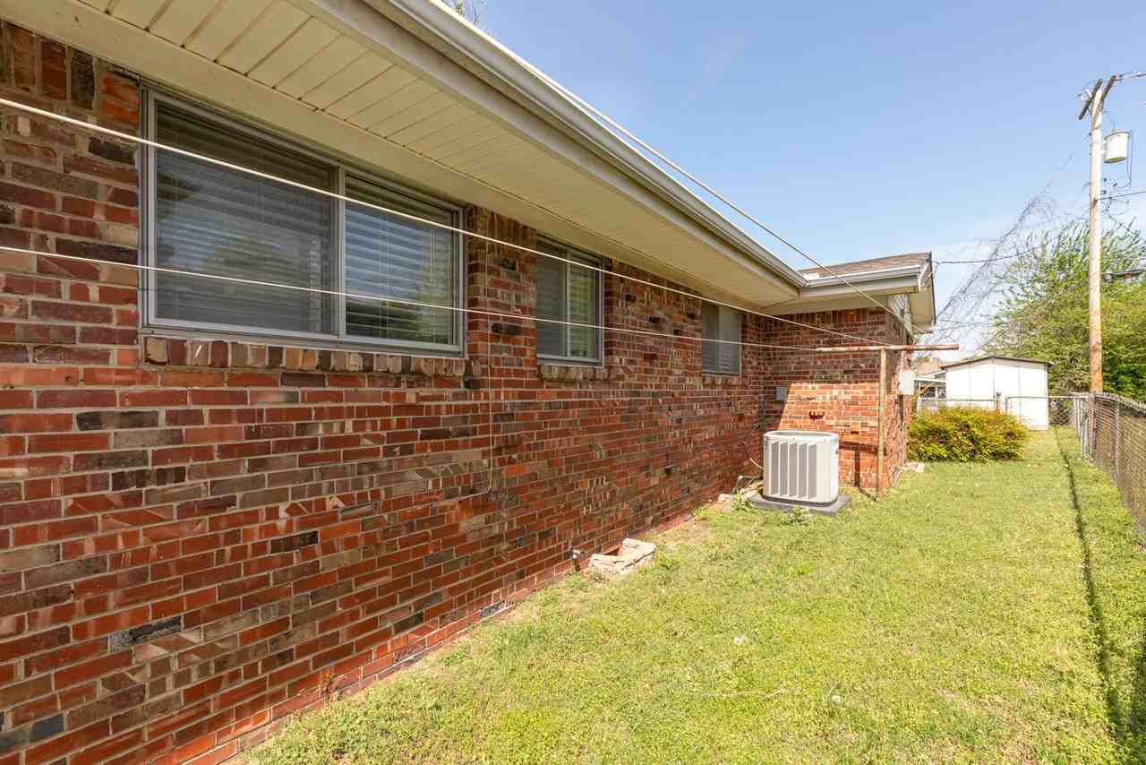 7610 E 21st Pl - Photo 7 of 35