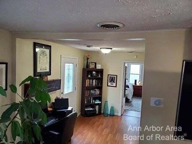 611 S Occidental Rd - Photo 7 of 7