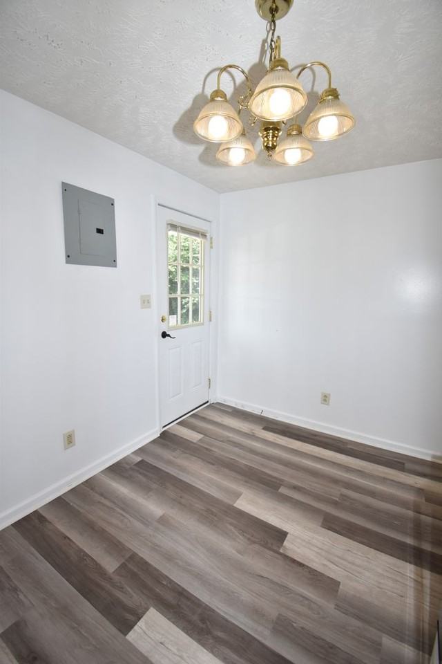 947 Charlotte St - Photo 5 of 15