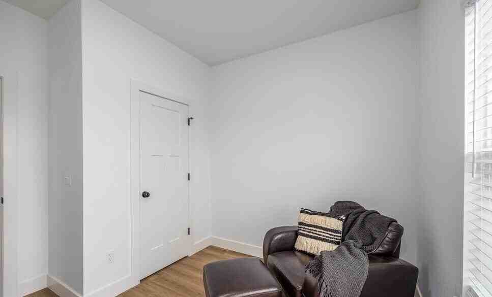 1031 N Blake Ave - Photo 5 of 22