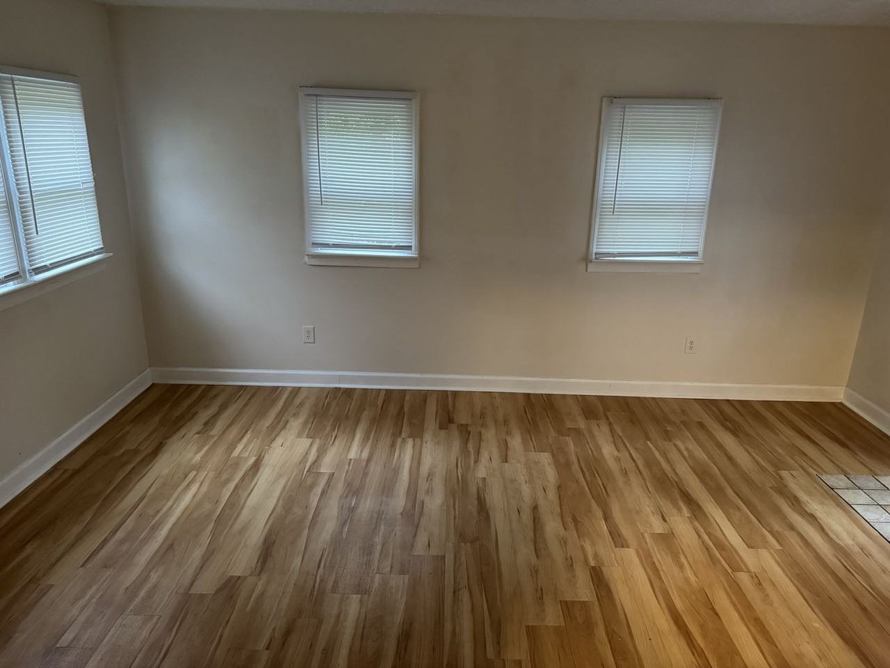 206 Charles St - Photo 5 of 13