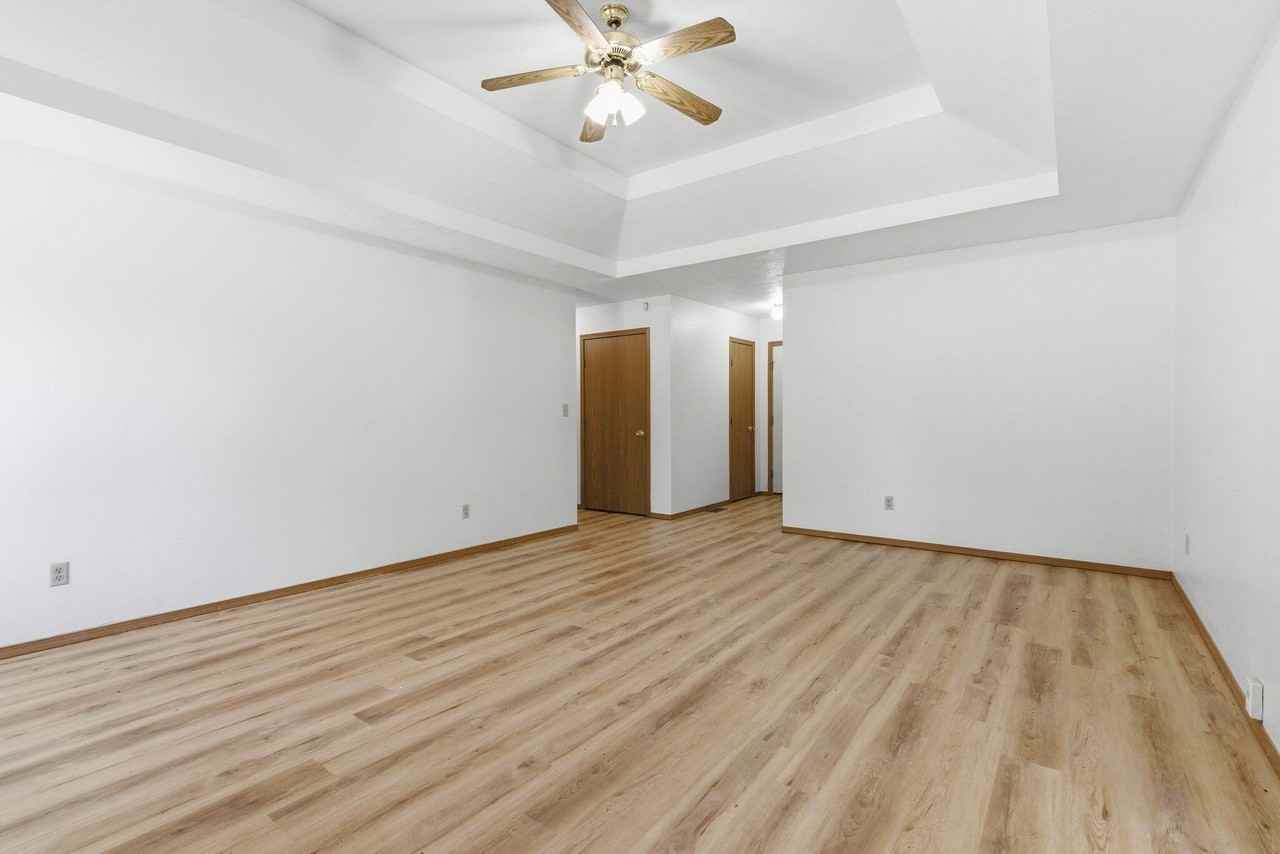 657 E Kings Carriage Blvd - Photo 7 of 36
