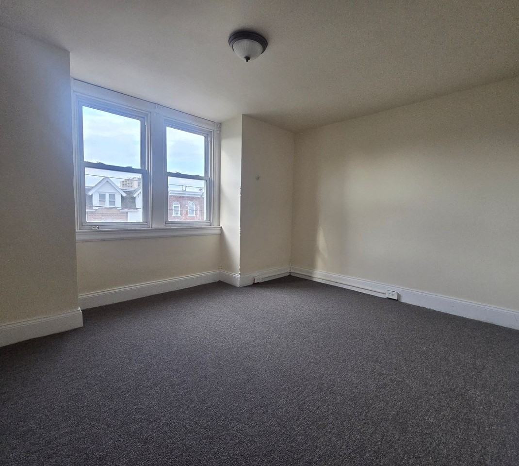 1348 W Liberty St - Photo 5 of 13