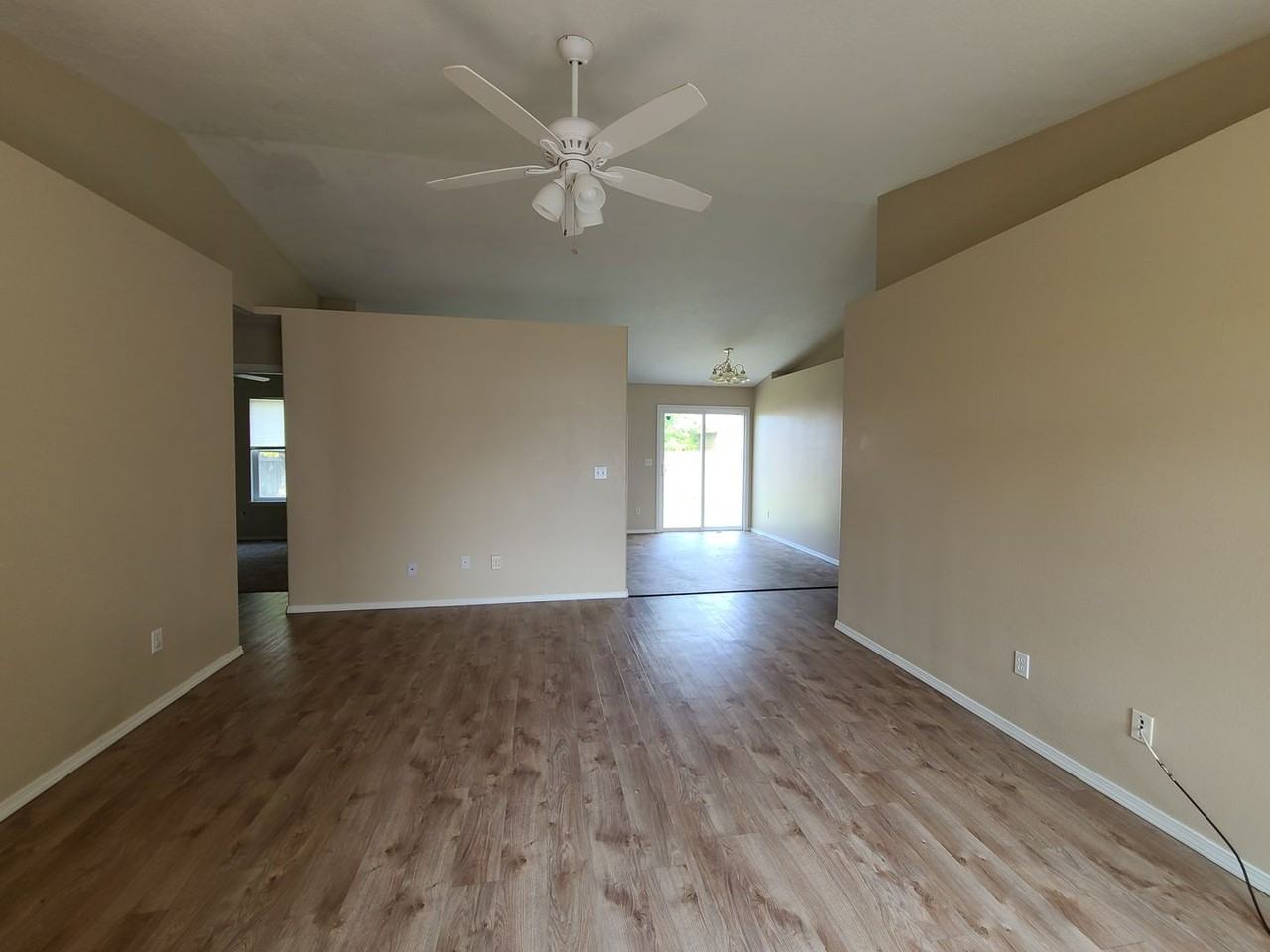 1905 Hasbrook St - Photo 6 of 17