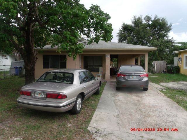 1631 Nw 7th Ct - Photo 2 of 13