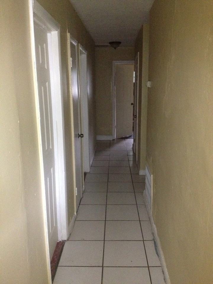 1631 Nw 7th Ct - Photo 5 of 13