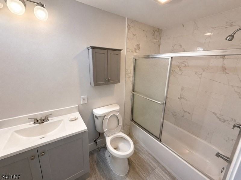 160 Elm St - Photo 4 of 6