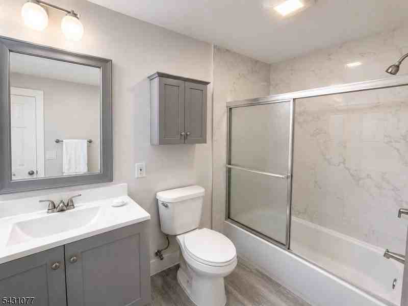 160 Elm St - Photo 5 of 6