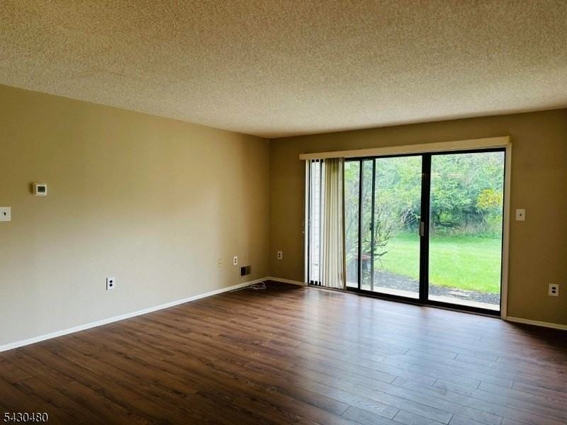 122 Crabapple Ln #122 - Photo 2 of 8