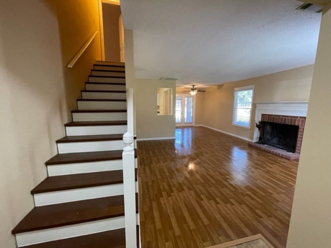 19 Sagebrush Apts - Photo 3 of 15