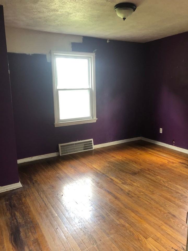 12214 Shady Oak Blvd - Photo 2 of 11