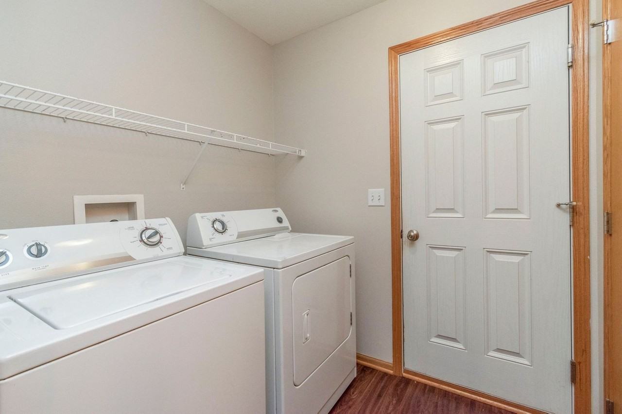 544 Sw 46th St - Photo 7 of 16
