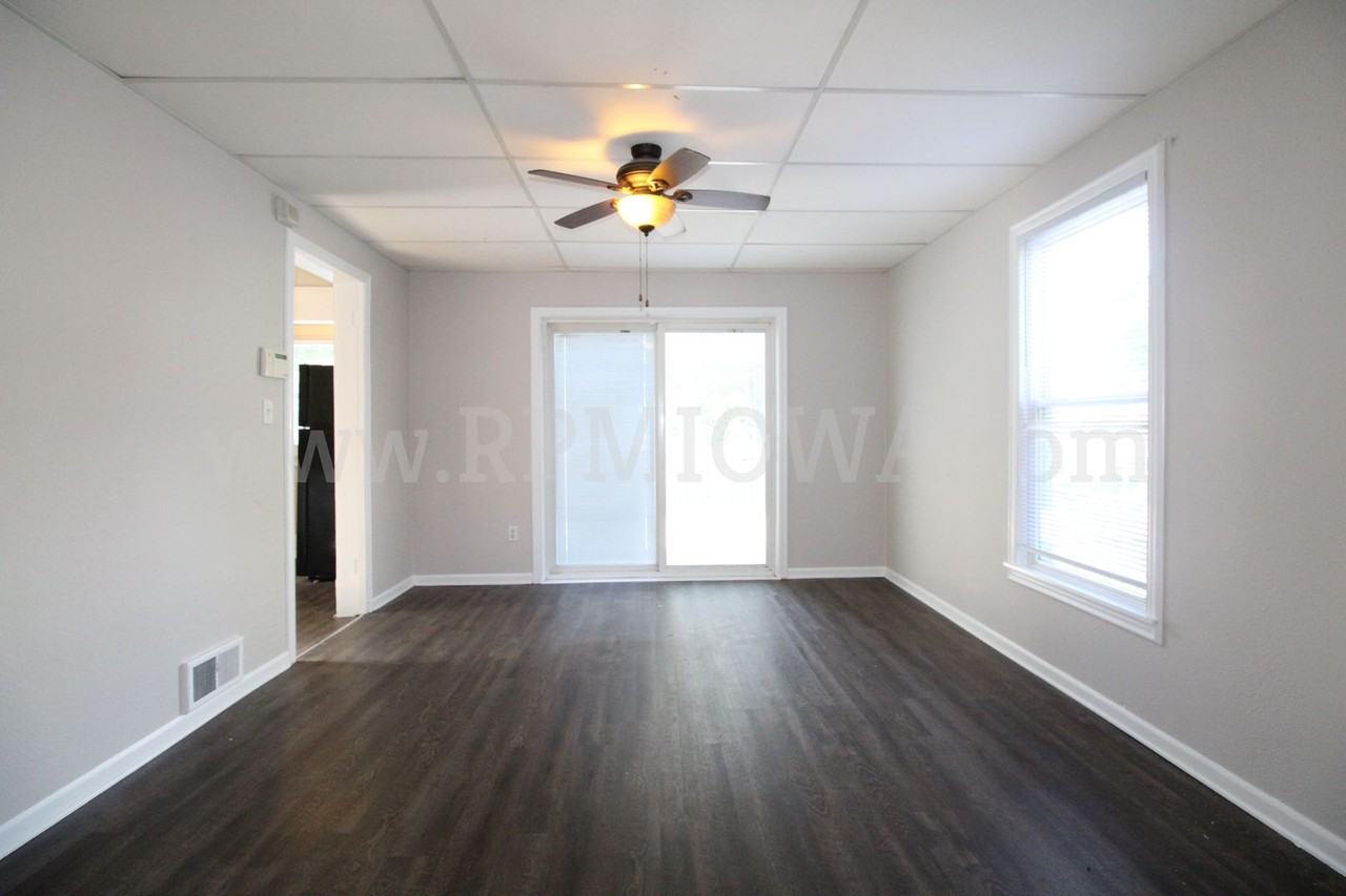 822 Clinton Ave - Photo 7 of 23