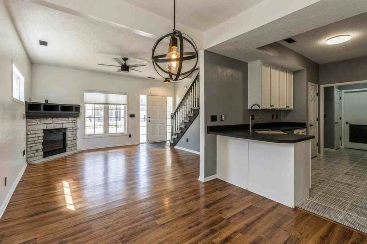 1908 Nw Ashton Ln #1 - Photo 4 of 16