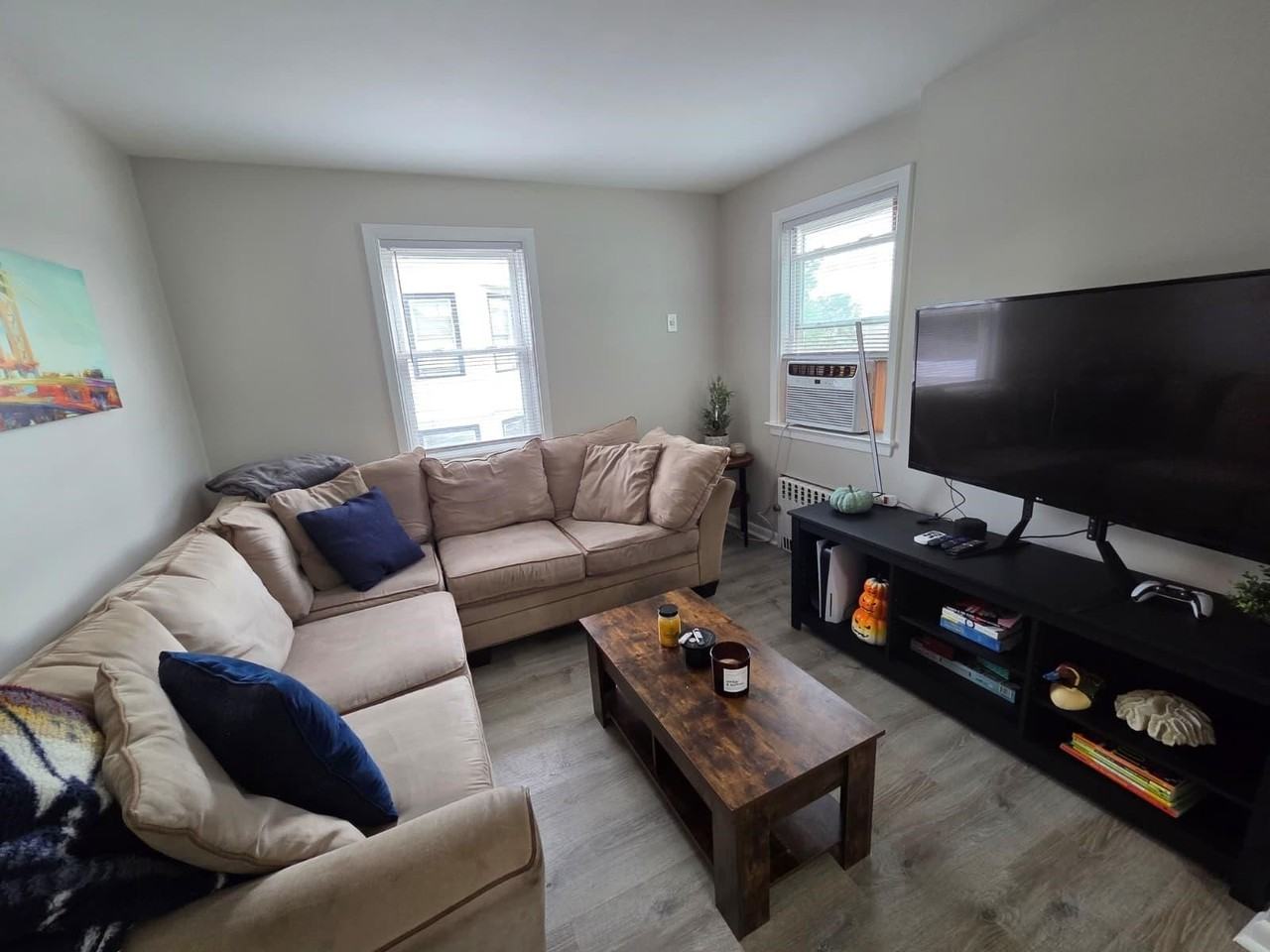 166 Carmita Ave #2 - Photo 7 of 27