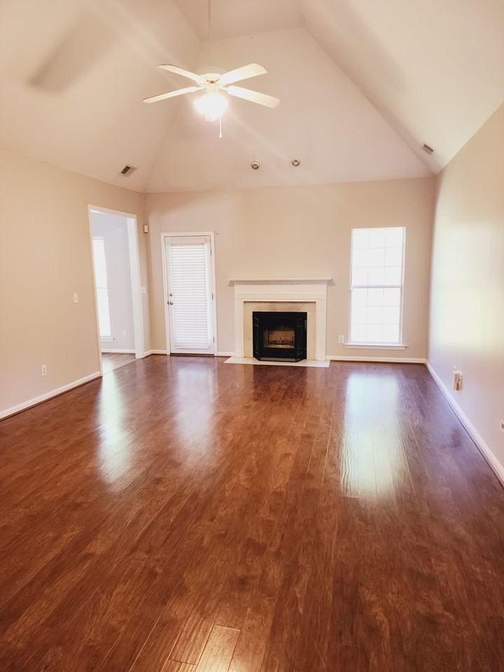 446 Savannah Cv - Photo 3 of 21