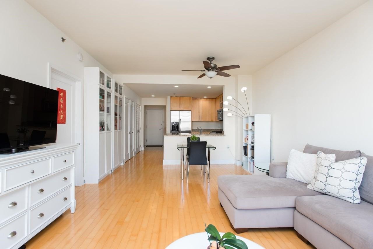 1125 Maxwell Ln #707 - Photo 4 of 27