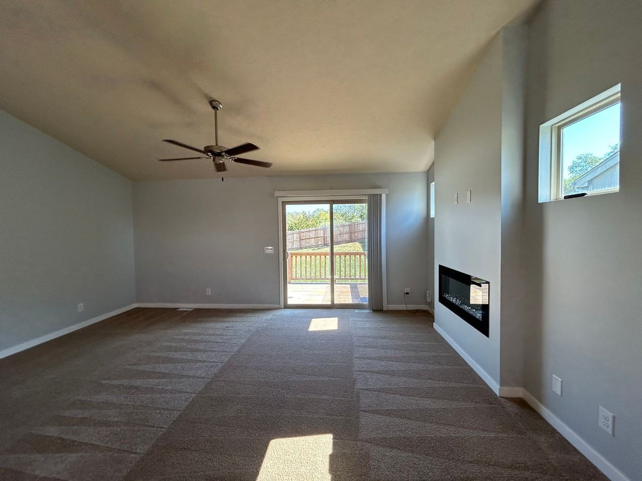 7809 N 81st St - Photo 2 of 16