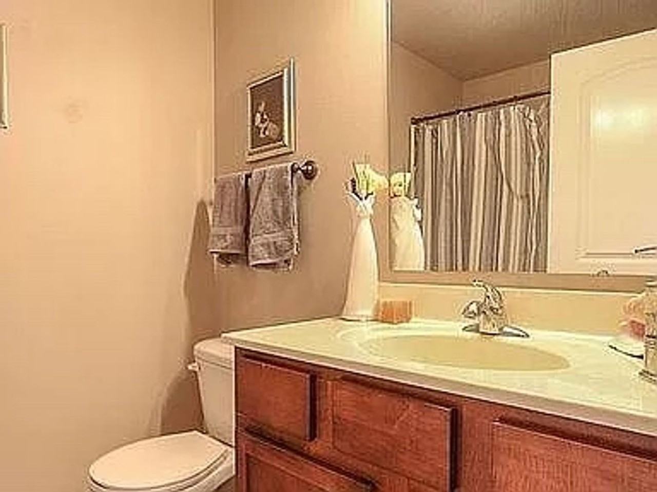 1498 Burr Dr - Photo 3 of 8