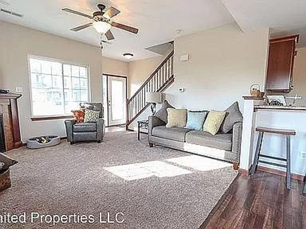 1498 Burr Dr - Photo 4 of 8