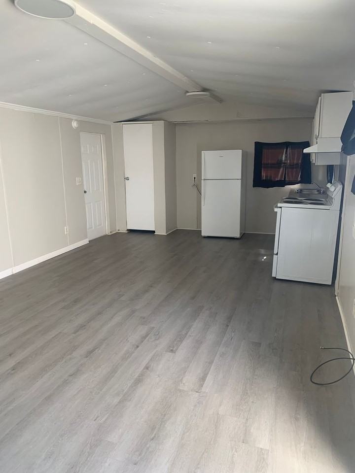 111 Holly Vista Ln - Photo 2 of 6