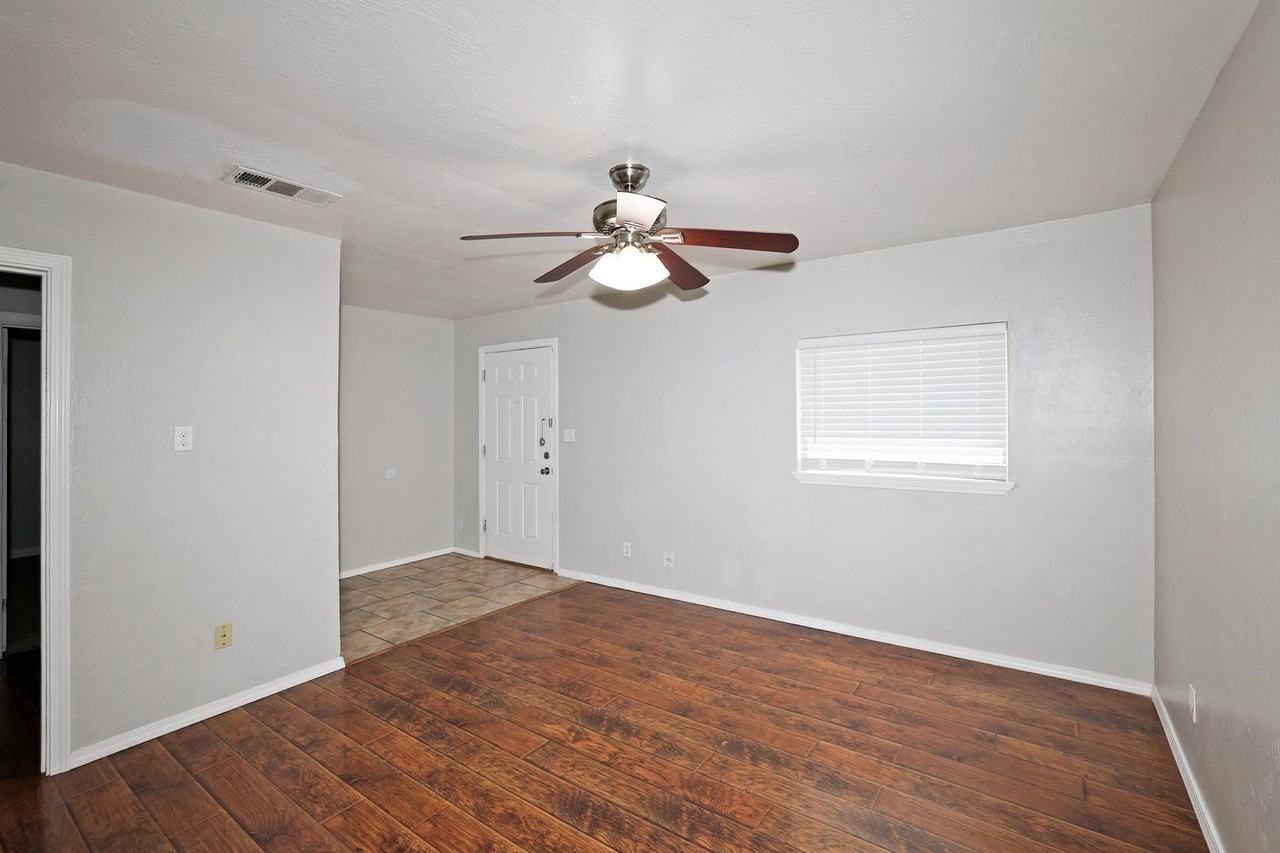115 Se 40th Ave - Photo 3 of 17
