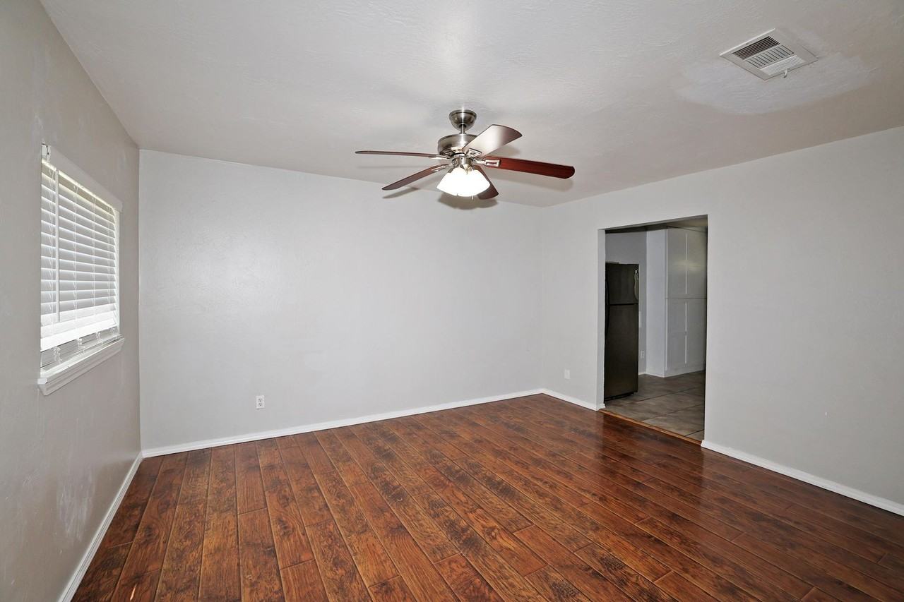 115 Se 40th Ave - Photo 4 of 17