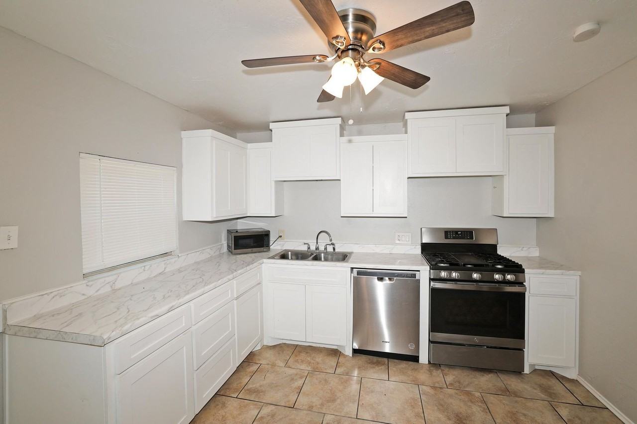115 Se 40th Ave - Photo 5 of 17