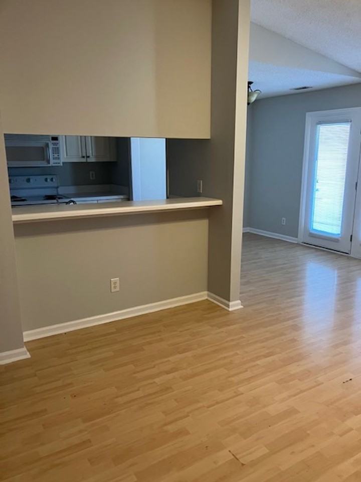 901 Litchfield Way Apt K - Photo 6 of 11