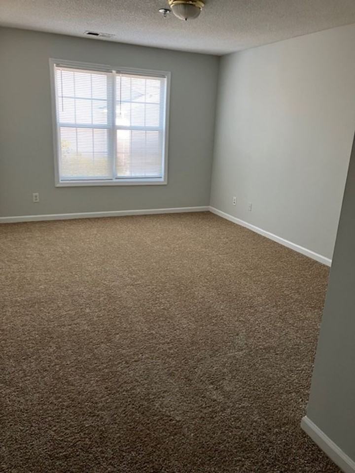 901 Litchfield Way Apt K - Photo 7 of 11