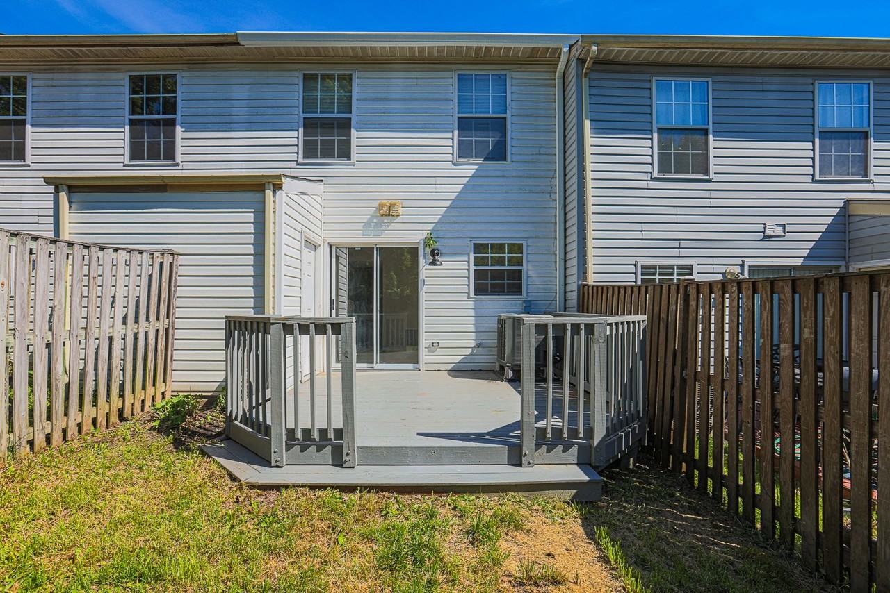 70 Chelmsford Ct - Photo 5 of 28
