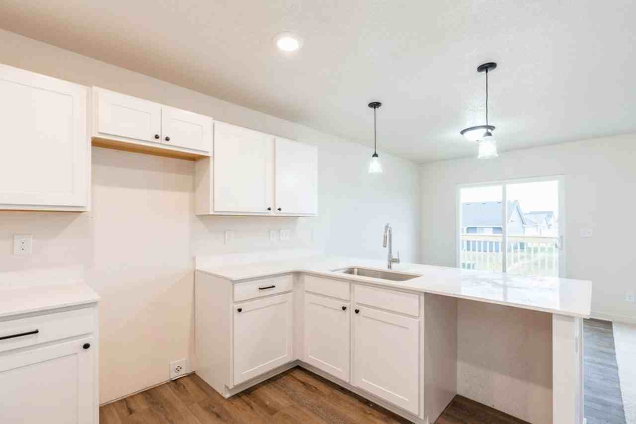 2830 20th St Sw - Photo 5 of 16
