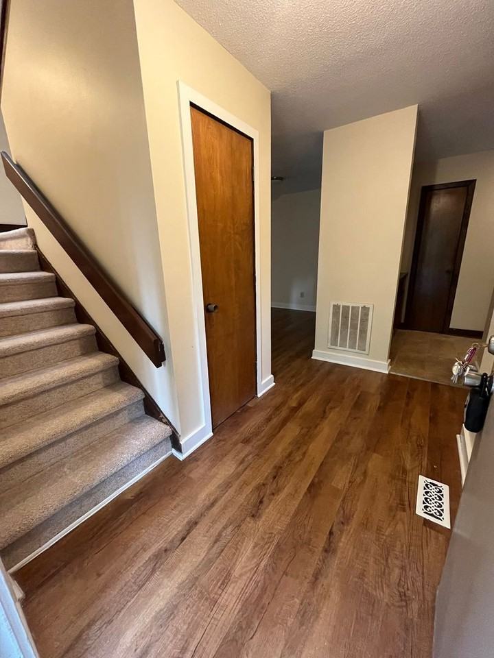 68 Fernwood Ln - Photo 2 of 21