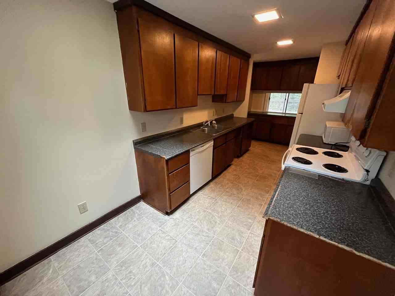 68 Fernwood Ln - Photo 4 of 21