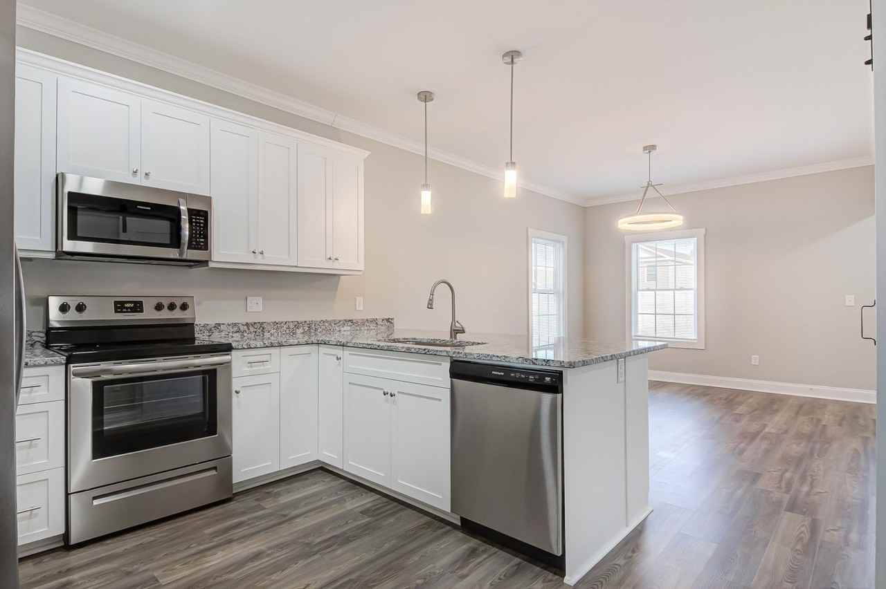 2546 Snow Creek Rd Ne - Photo 7 of 37