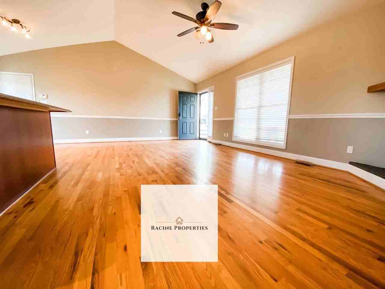 1053 Gibbs Rd - Photo 3 of 20