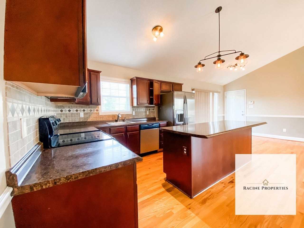 1053 Gibbs Rd - Photo 4 of 20