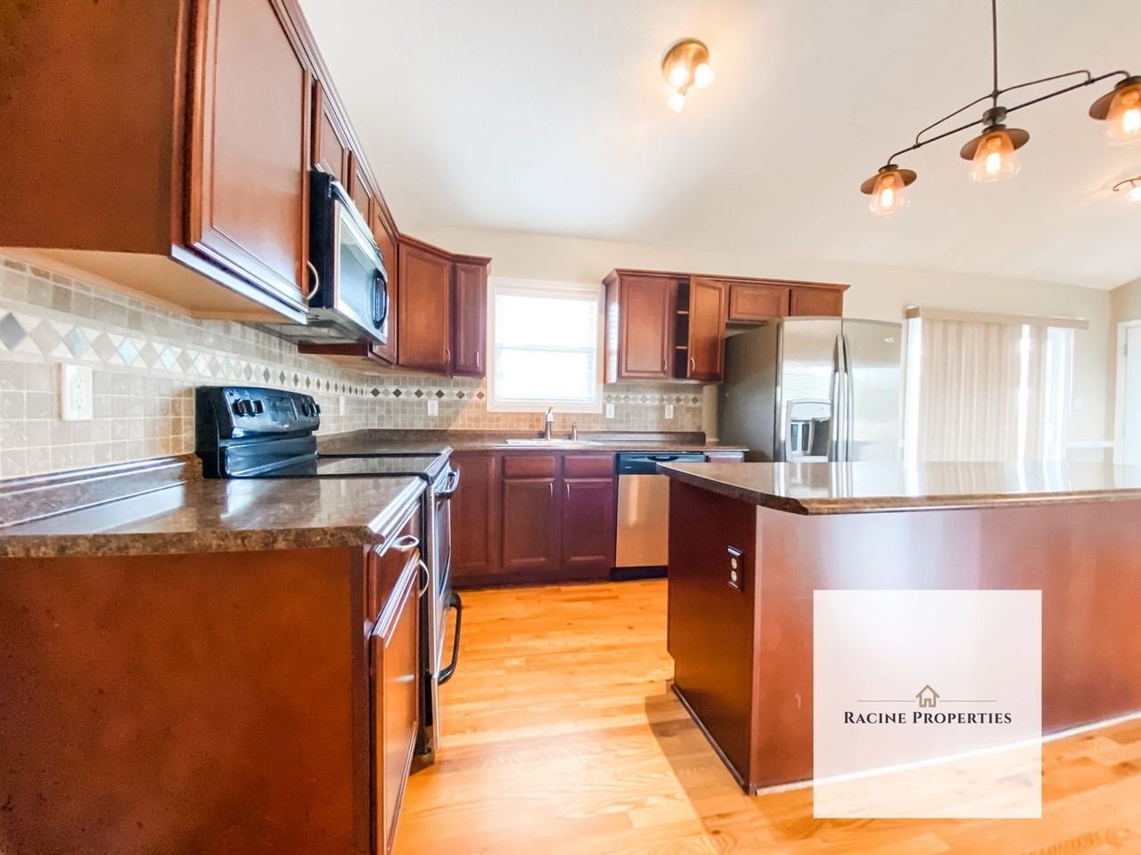 1053 Gibbs Rd - Photo 5 of 20